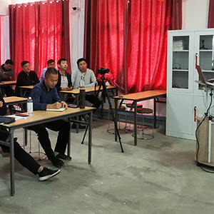 1020ɽ|xؙC(j)е޹˾ekpTʽץؙC(j)Ӗ(xn)n